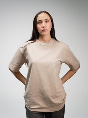 Women's Short Sleeve Crewneck Tee in Beige